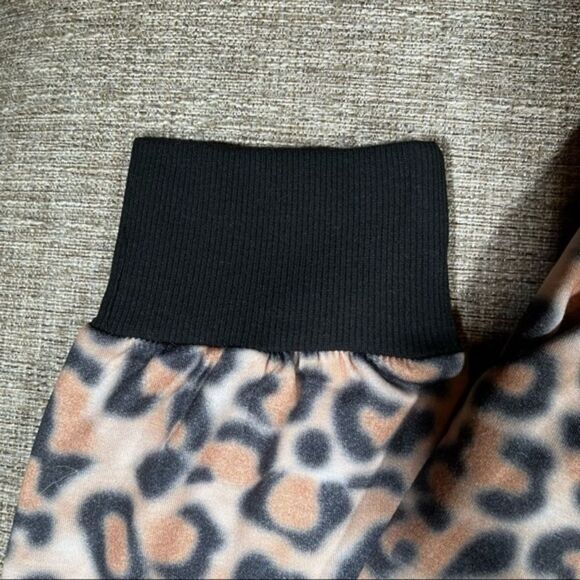 Leopard Animal Print Joggers - Women’s XL - Picture 8 of 8